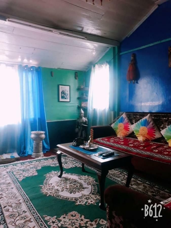 Vamoose Quaint Wood Cottage Νταρτζίλινγκ Εξωτερικό φωτογραφία